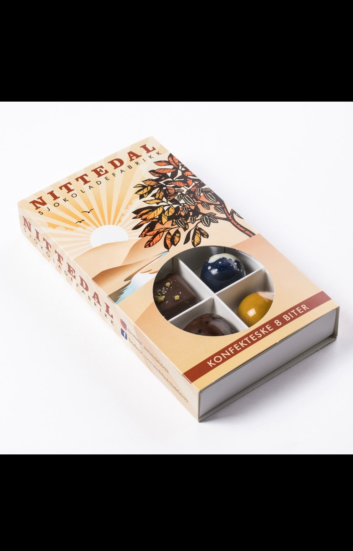 8 konfektbiter i en kjempestor «fyrstikkeske» -Nittedal sjokoladefabrikk